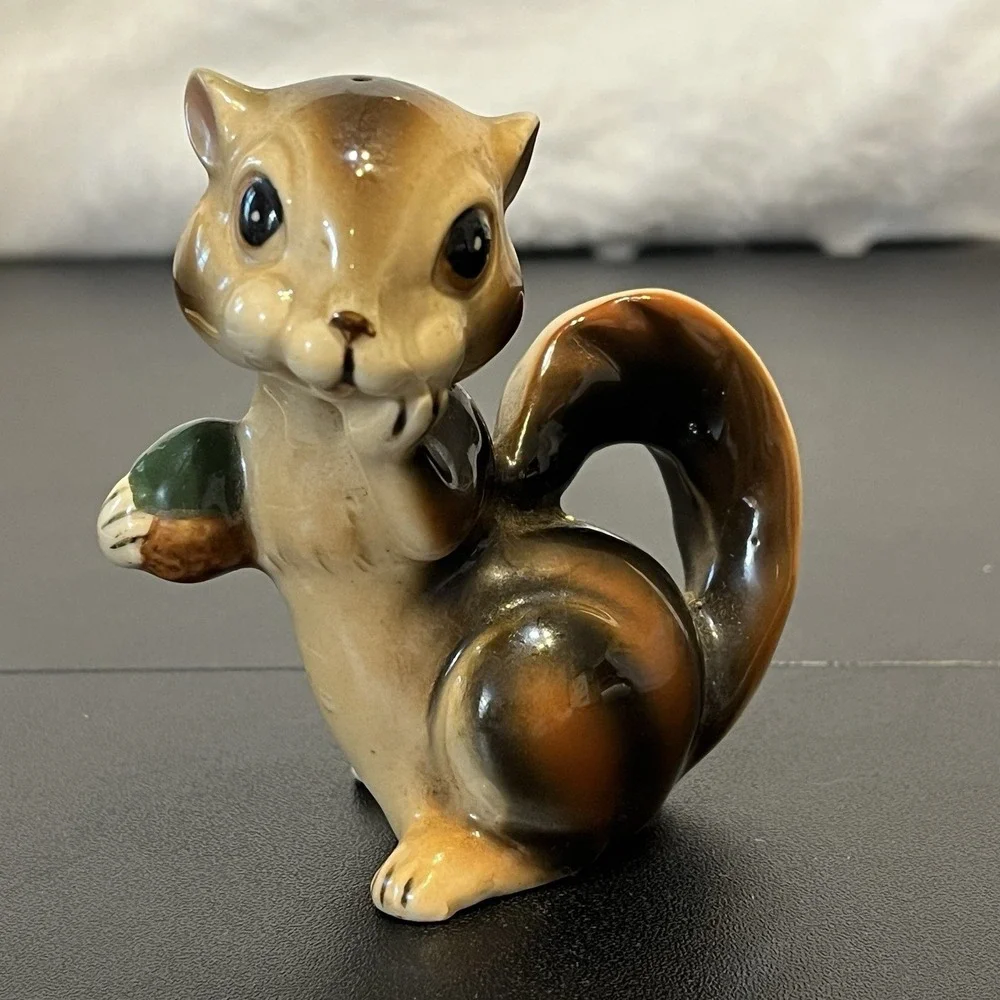 Vintage 1950s Chipmunk Salt and Pepper Shaker Replacement Piece Cork Stopper